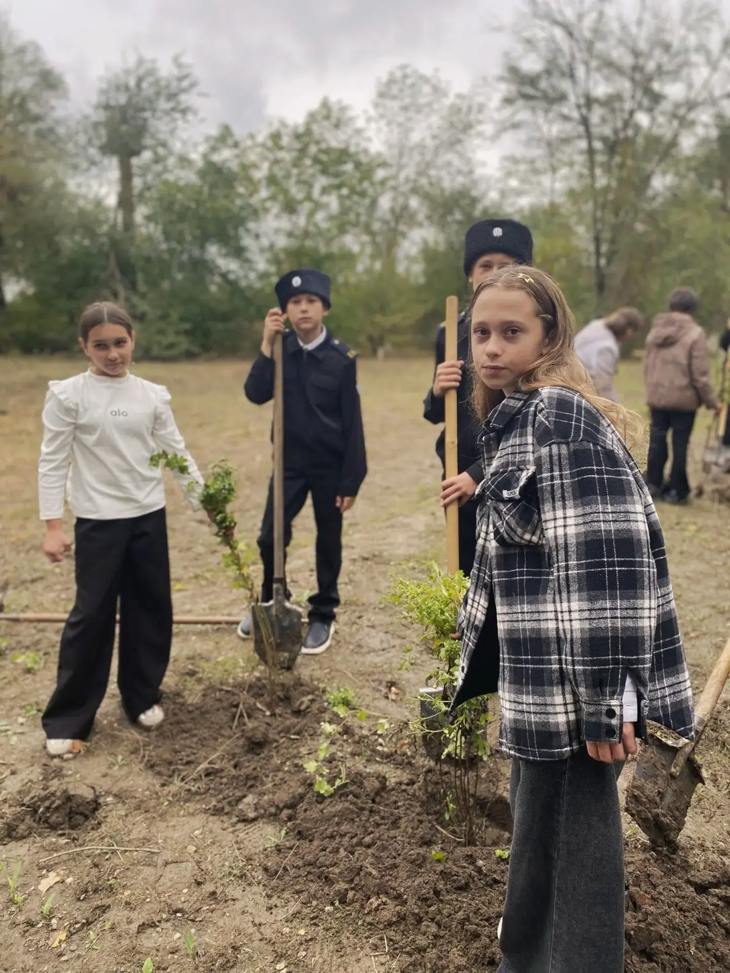 Наша школа присоединились ко Всероссийскому экологическому субботнику! 🍁💪