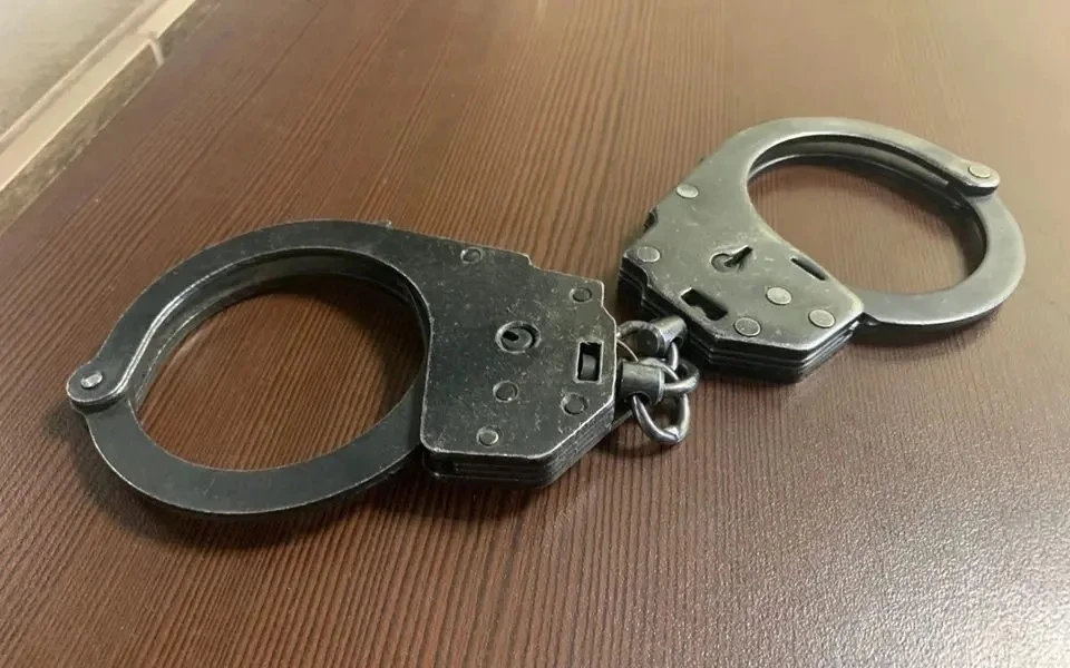 Музыка мешала общению