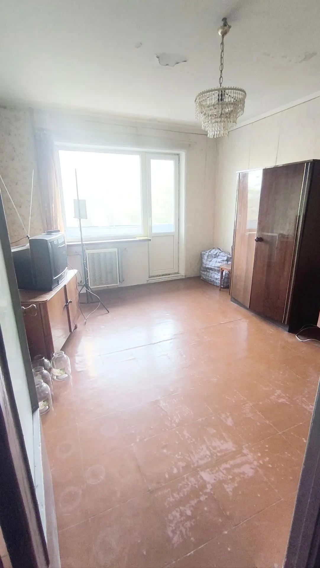 Продам 1комн, Восток( кв.Дзержинского ), 4/9, м/п окна, не угловая, дом и  подъезд посл...