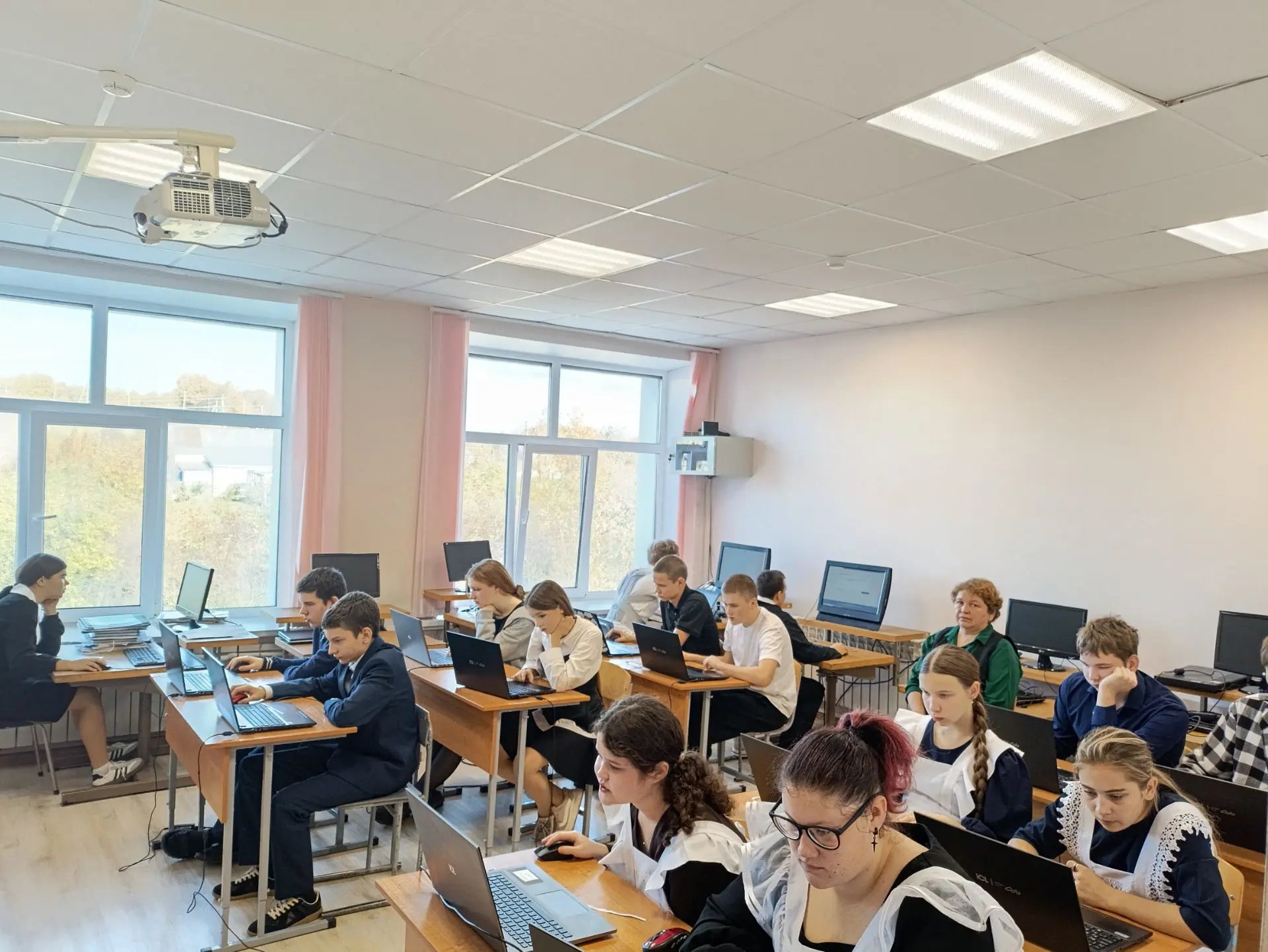 📚 13 октября обучающиеся 9 класса и их родители приняли участие в Национальных сопоста...