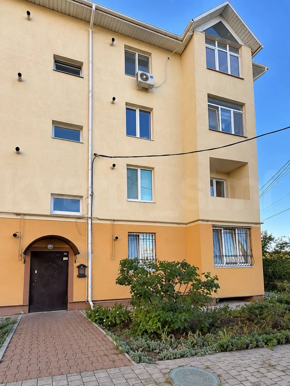1 комнатная квартира улица Нестерова. 40м2 площадь, 1 этаж 4 этажки. Автономное отопление.
