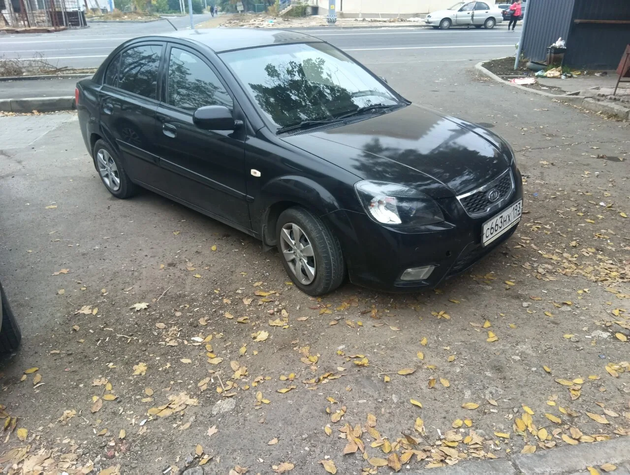 Продам Kia Rio 2, рестайлинг, автомат, 2011 г., б/у, 380 т. р.