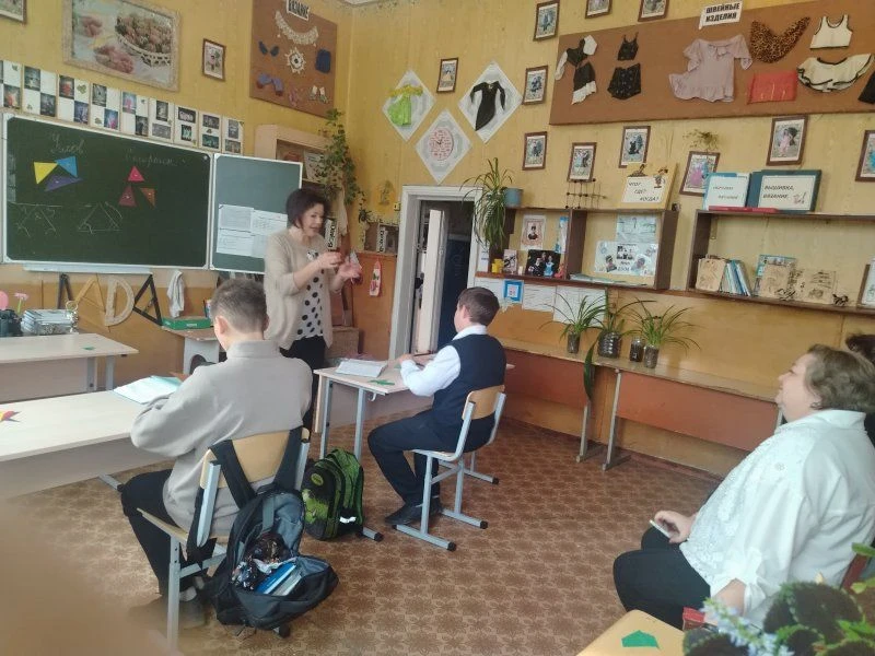 Выездное заседание клуба «Жирновский пеликан» состоялось в Вишнёвской школе