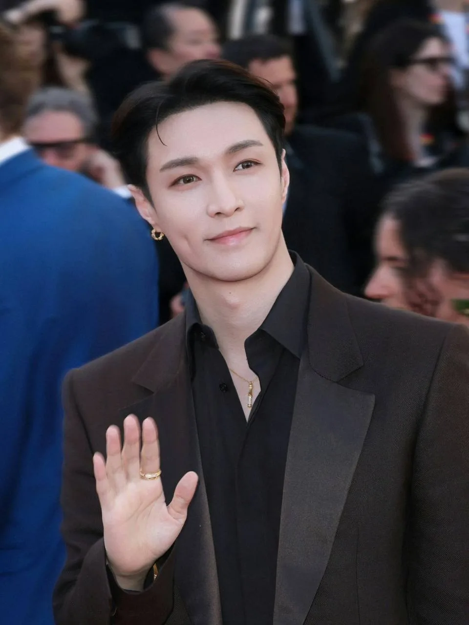 🔺Лэй (EXO) поделился, что он официально стал студентом колледжа.