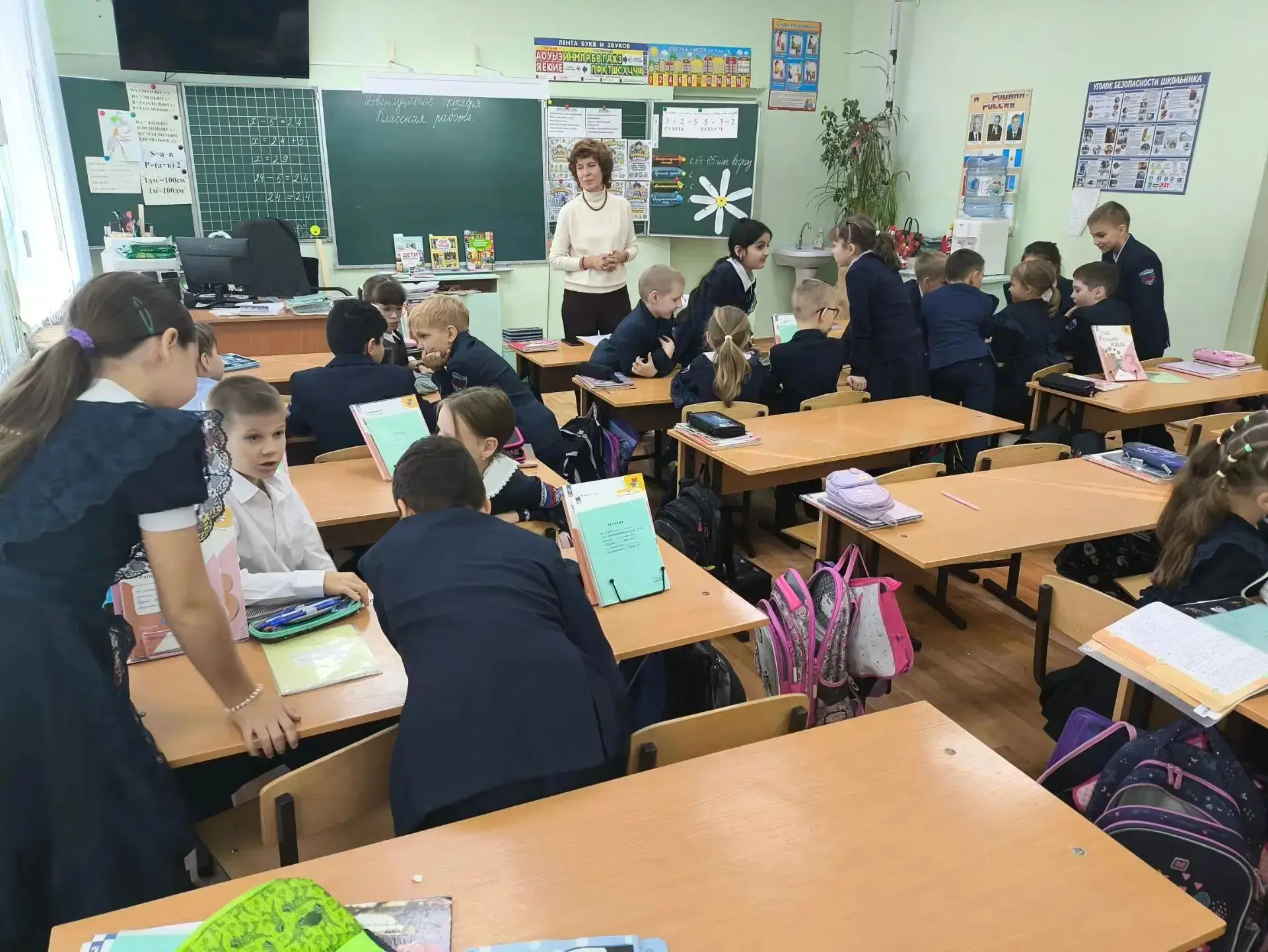 В рамках Единого дня безопасности несовершеннолетних в нашей школе прошли интерактивные...