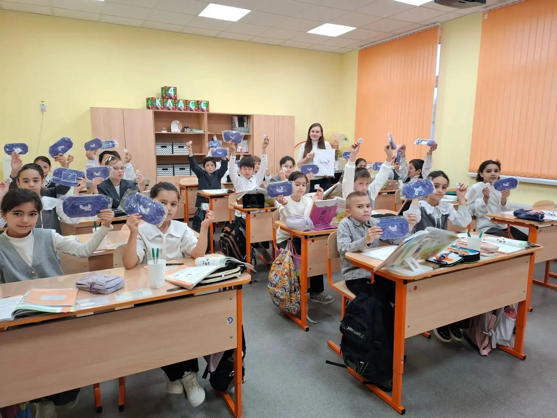 Наши «Орлята России» получили долгожданную фирменную раздатку!