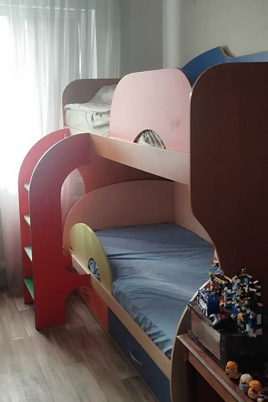 Продам двухъярусную кровать, 12 000 руб., Донецк, Калининский район