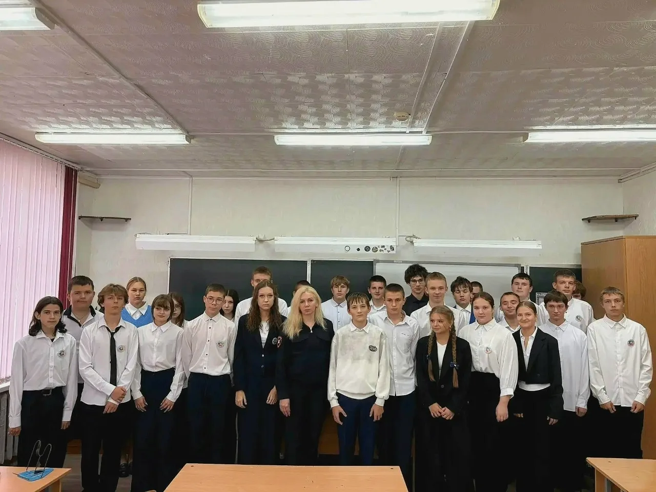 🚦 В Новопоселёновской школе побывал инспектор Госавтоинспекции.