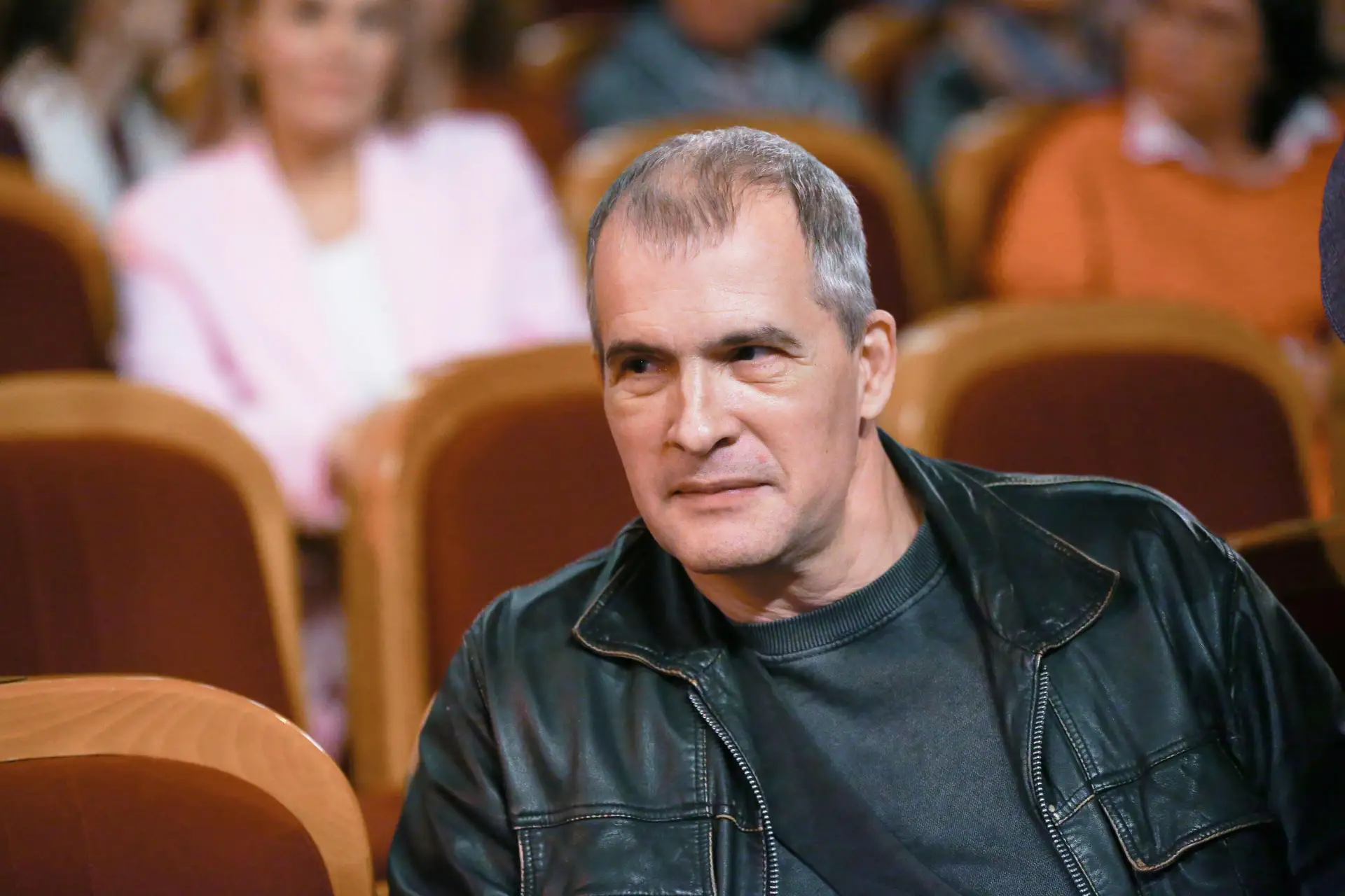 Ох уж этот Вячеслав Разбегаев! Мог бы стать инженером по родительской указке, но тяга к...