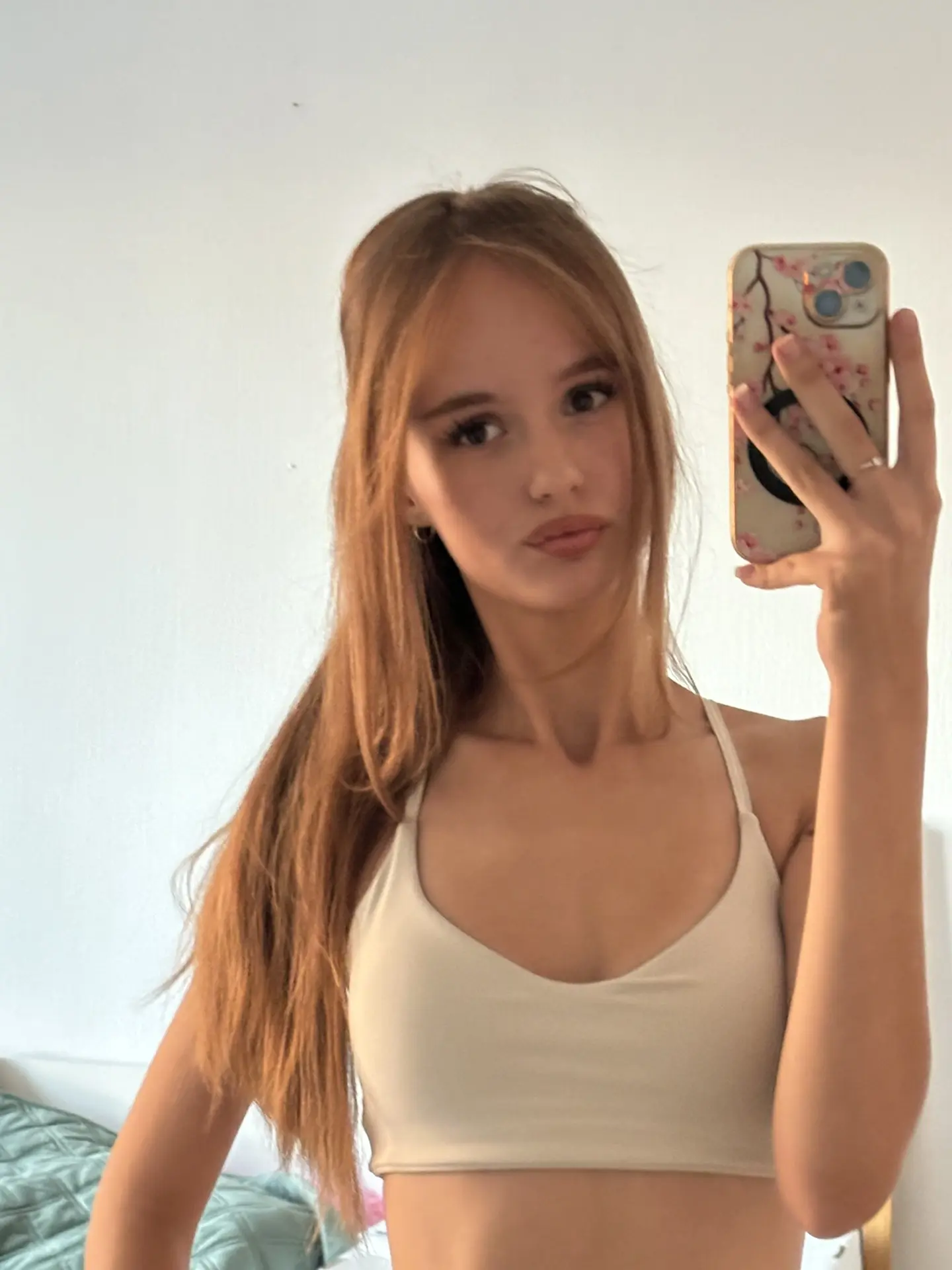 Грустила грустила, что лето закончилось