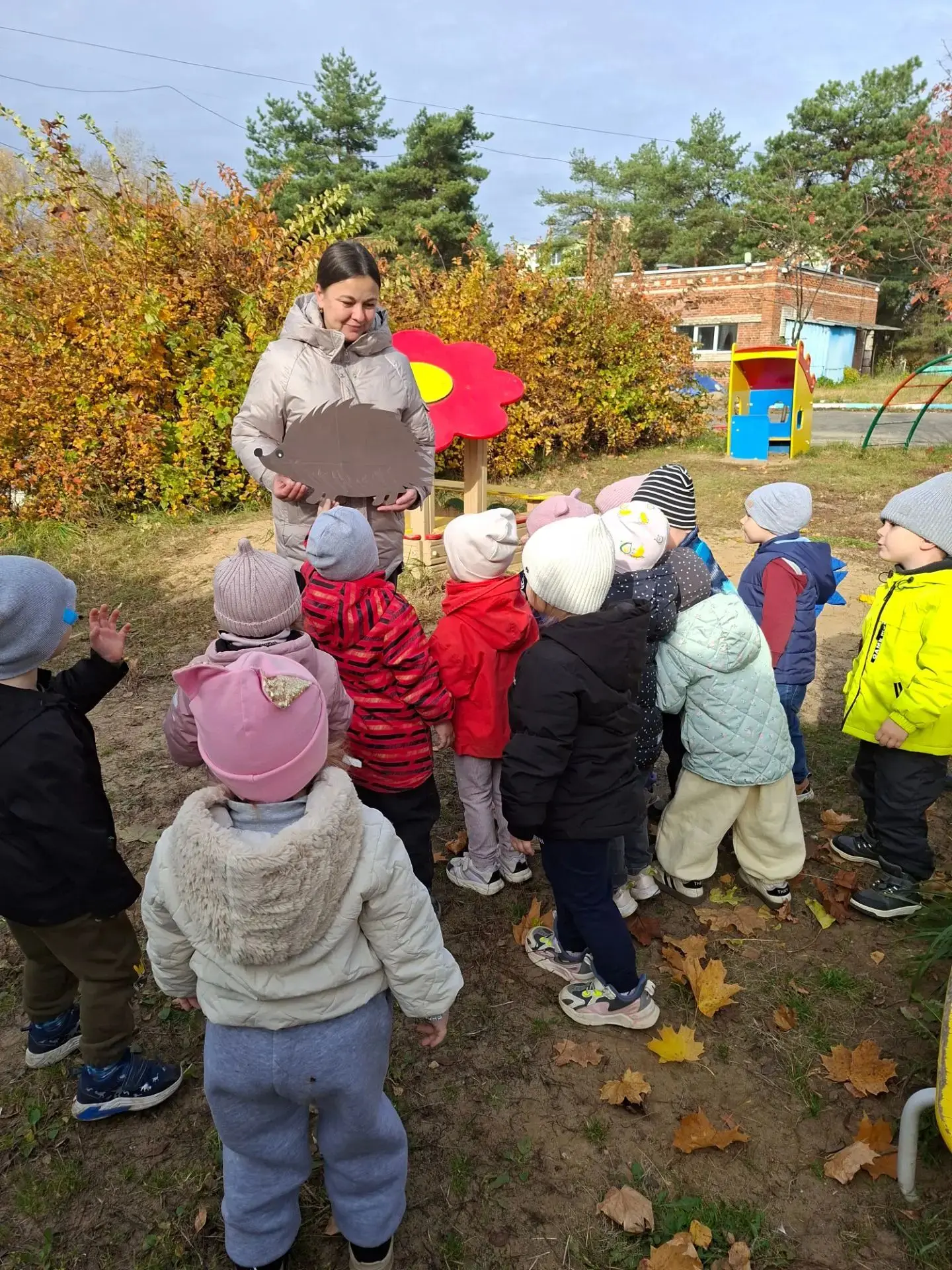 Осень подарила нам чудесную теплую погоду и море золотых листьев!🍁🍁🍁 И мы с ребятами...