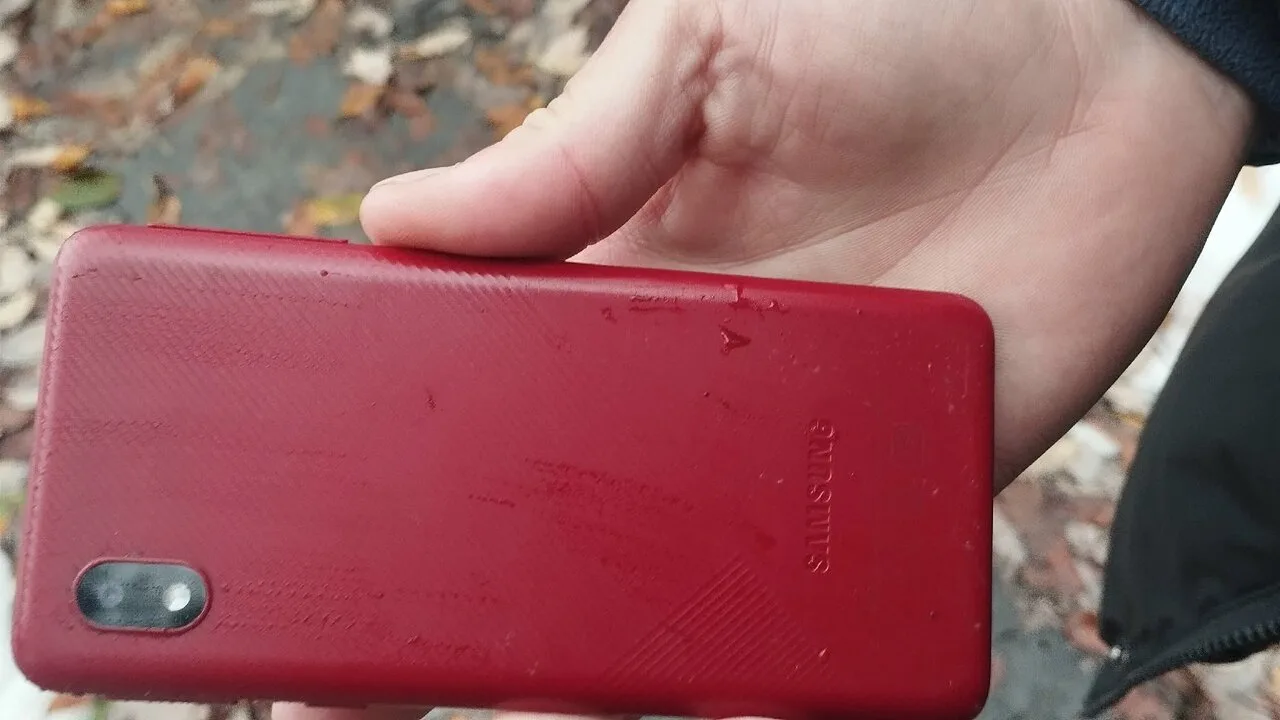 Найден телефон samsung возле судебных приставов