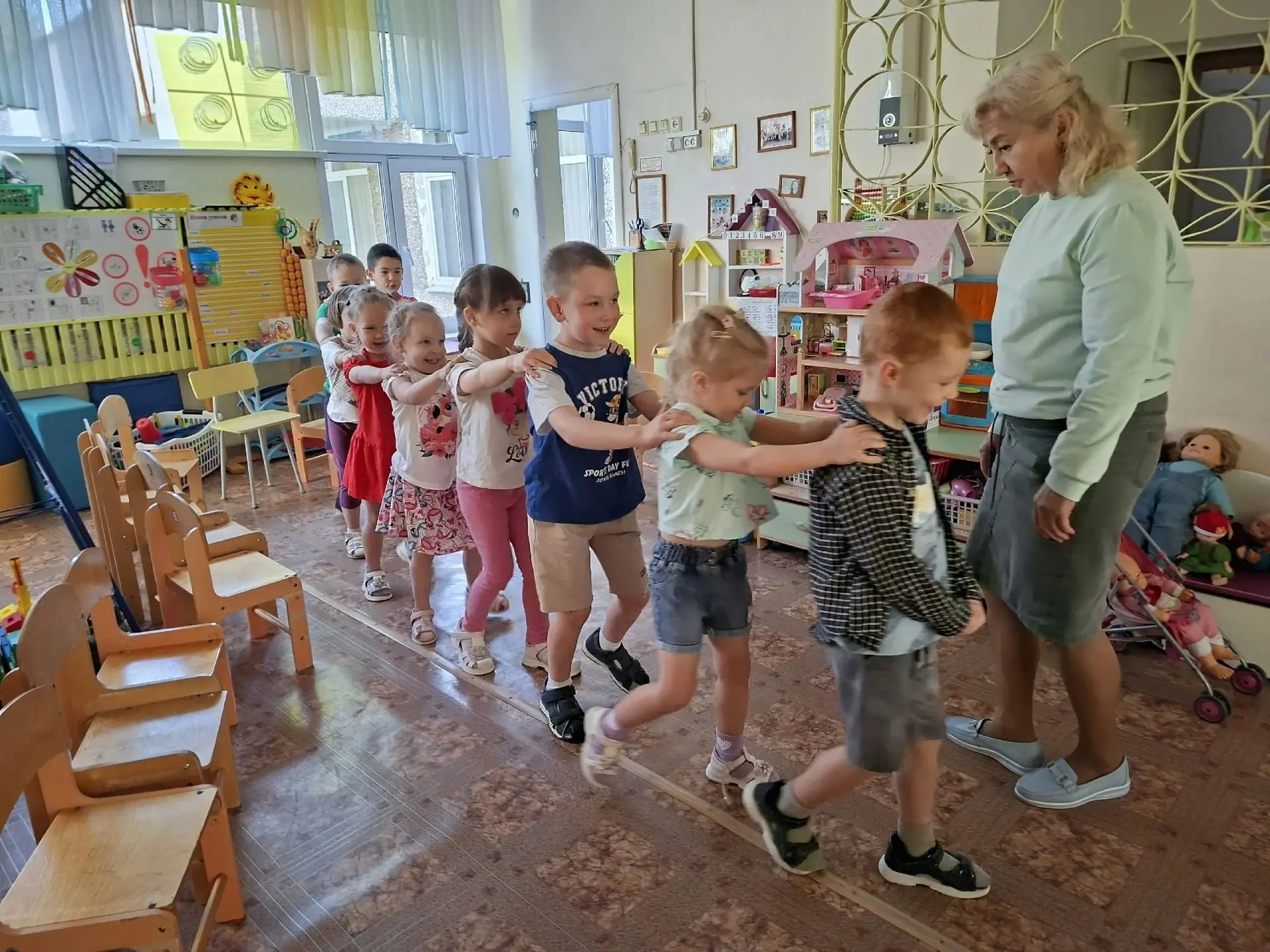Играем — значит, развиваемся: мир наших старших ребят! 🧩🚀