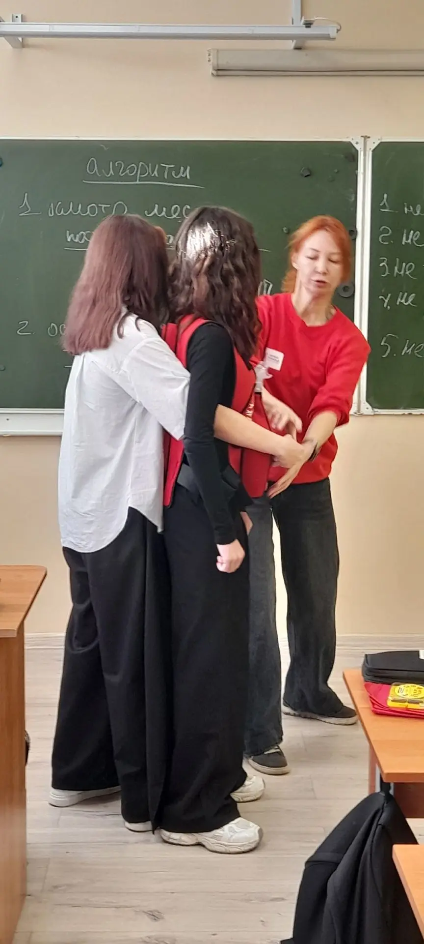 💉Недавно в гимназии в 7 г и 10б  классах прошли увлекательные и очень полезные мастер‑...