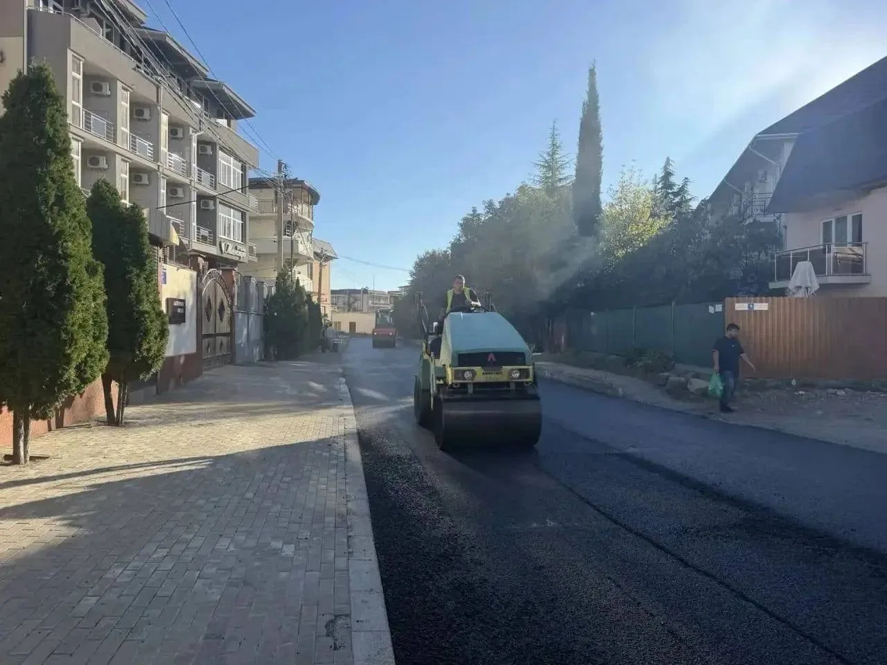 🚧 На Аэродромной кладут новый асфальт