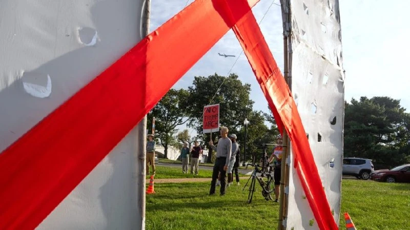 🏛️ Трамп раскритиковал протестующих против его триумфальной арки