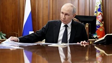Путин обещает поддерживать разделяющих ценности россиян иностранцев