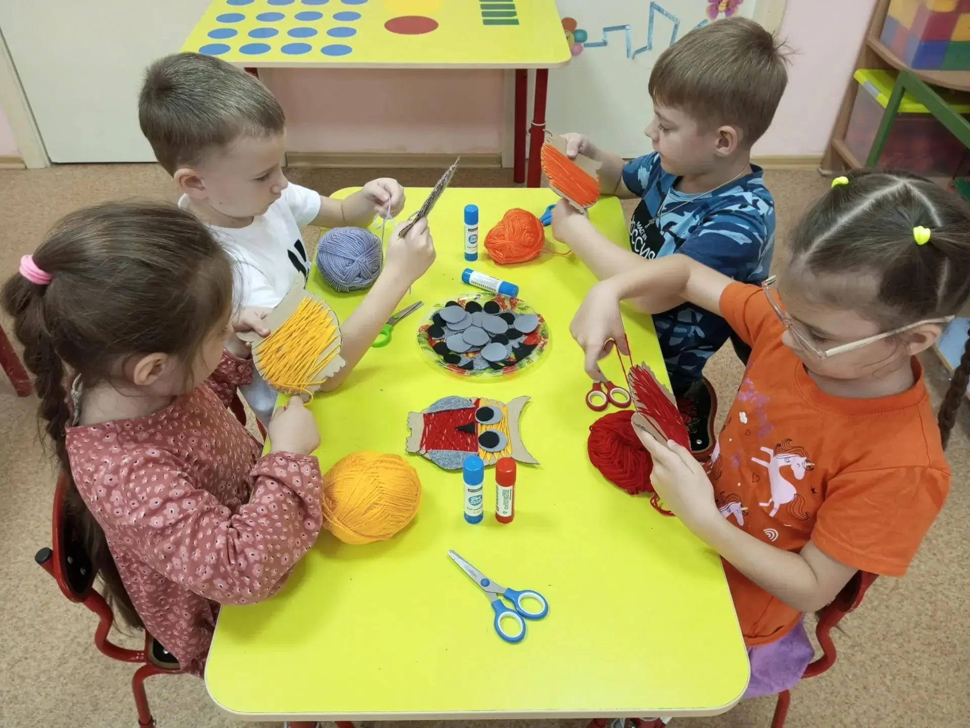 Ручной труд в детском саду — это творческая деятельность, в процессе которой дети изгот...