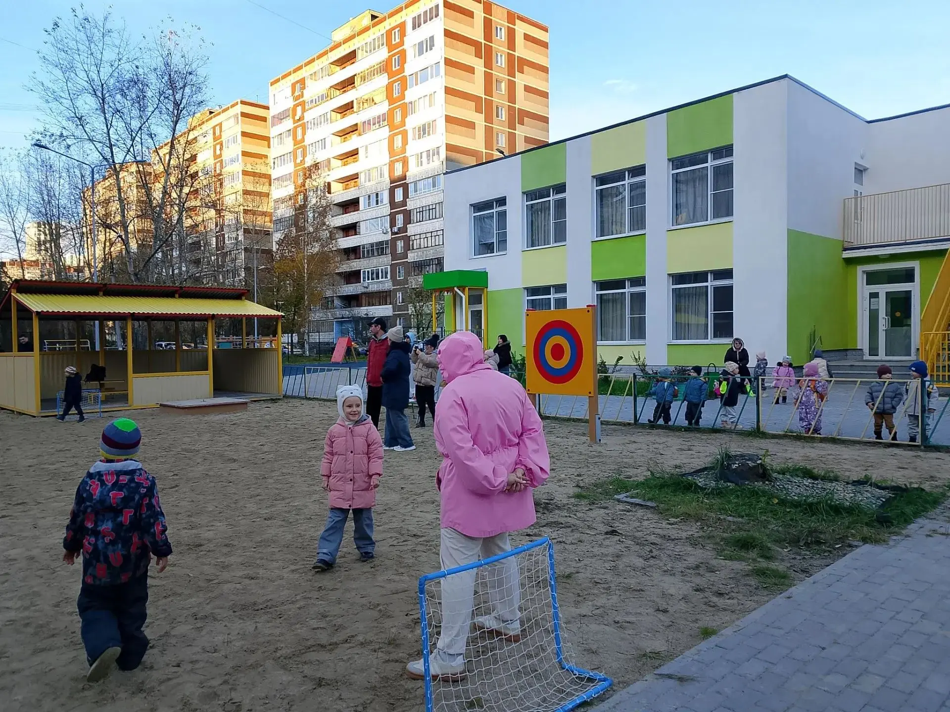**Тема мероприятия:** Спортивный праздник «Папа, мама, я —  :*воспитанники группы «Изоб...