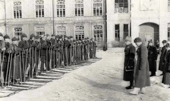 Редкие фотографии дома купца Климушина в Кунеевском лесу. Снимки сделаны в 1941 году.