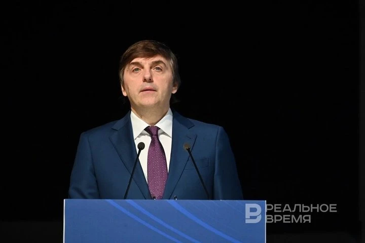 Кравцов: школы самостоятельно устанавливают время начала уроков