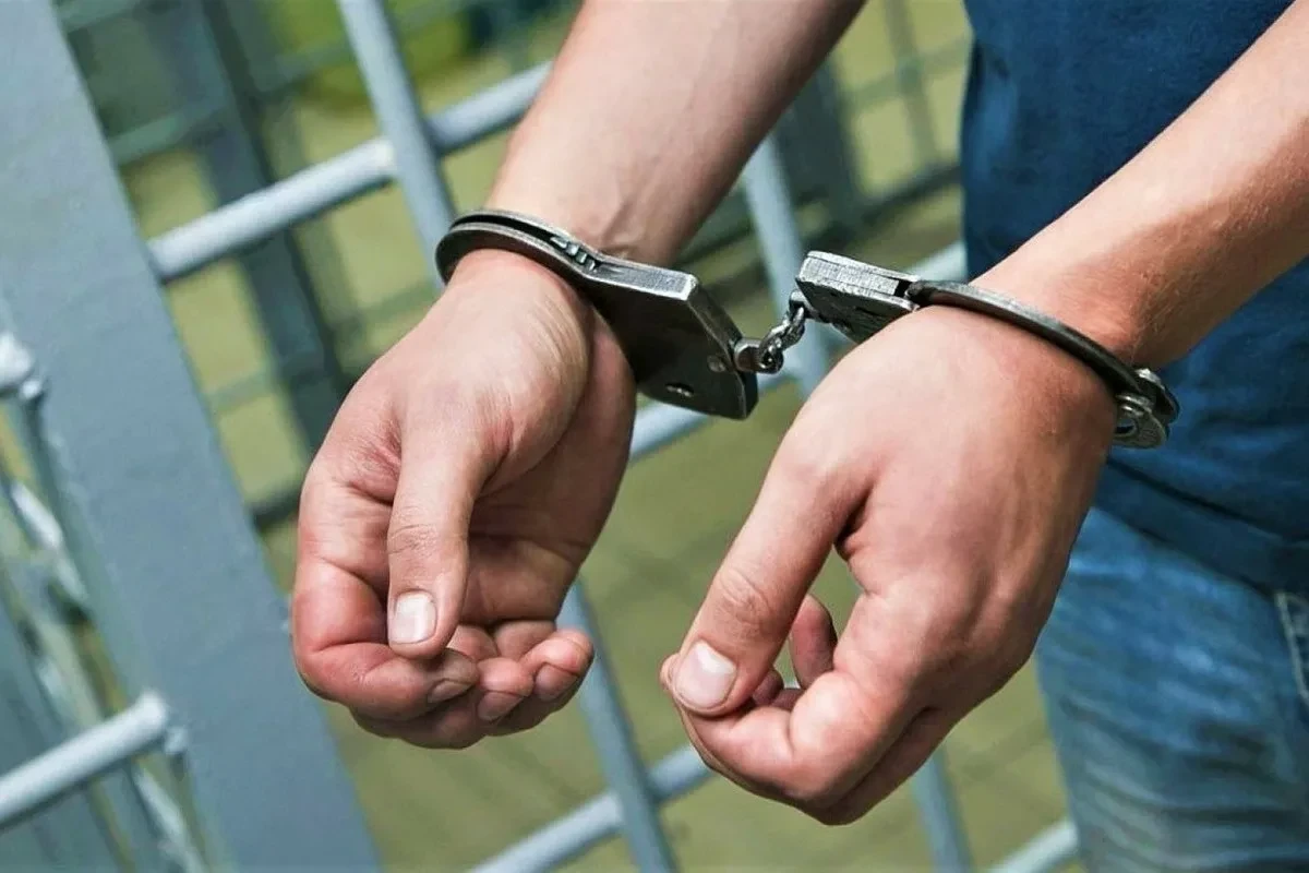 🚨 В Кургане 19‑летний водитель протащил за машиной инспектора ДПС