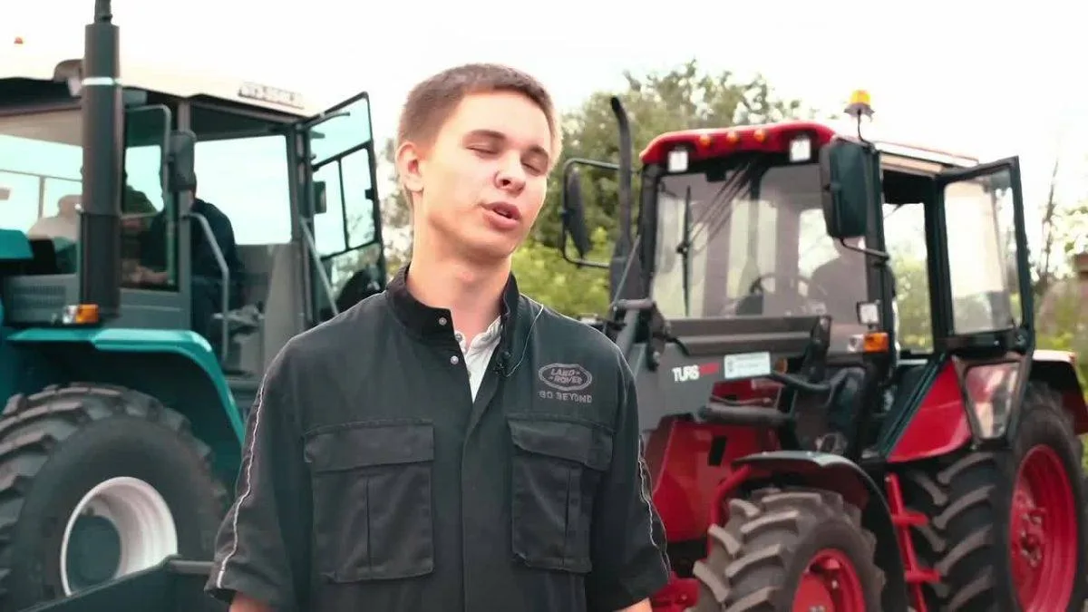 🚜 В Россошанском техникуме студенты учатся на современных комбайнах и самостоятельно о...