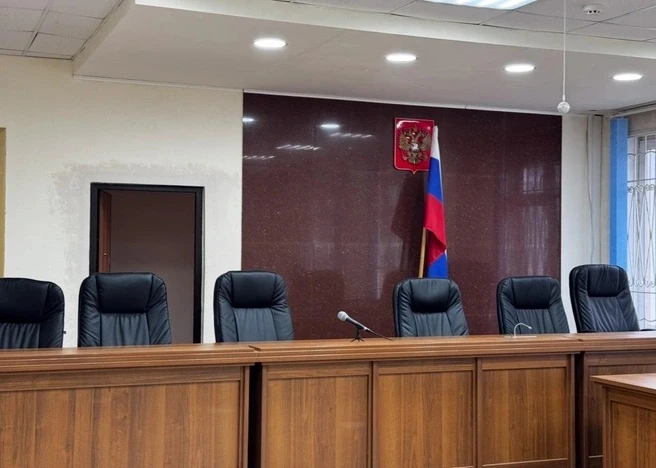 Бывший замглавы поселка Беркакит Михаил Задверняк получил три года условного лишения св...