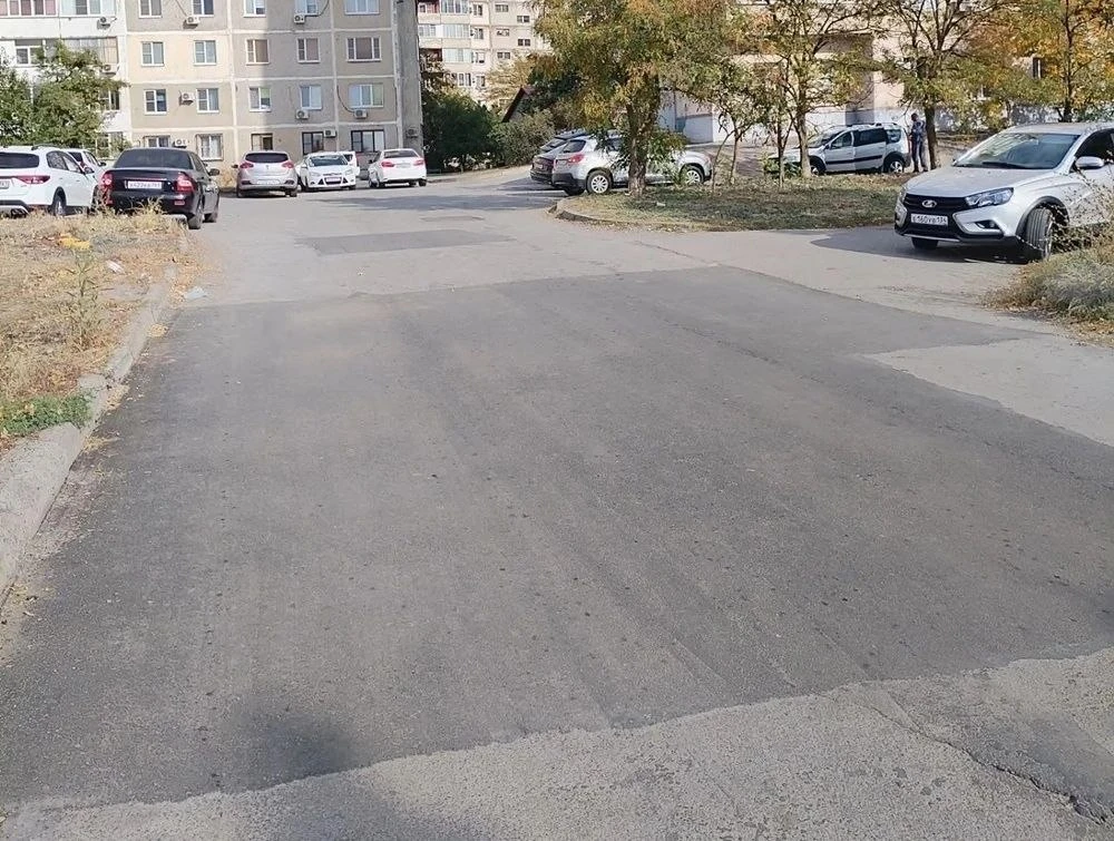 В 13-м округе Волгодонска привели в порядок внутриквартальные проезды. Работы провели п...