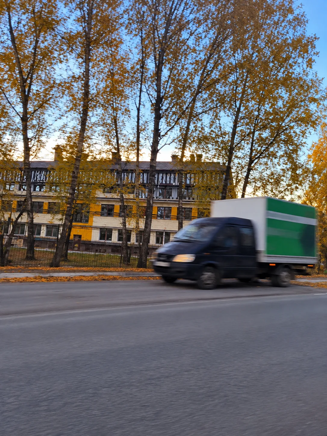 В Козельске продолжается ремонт школы № 3 имени Героя Российской Федерации Артёма Щукина.