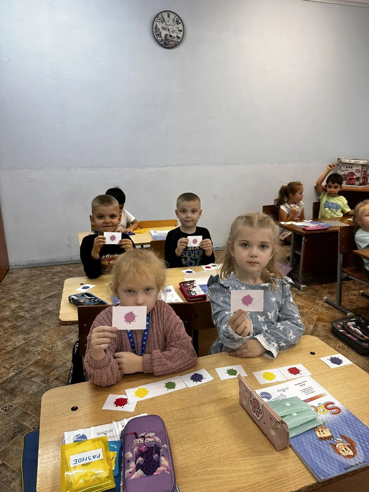 Английский с пяти лет: учим цвета играя 🌈🇬🇧