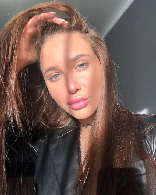 👧 Вика, 39