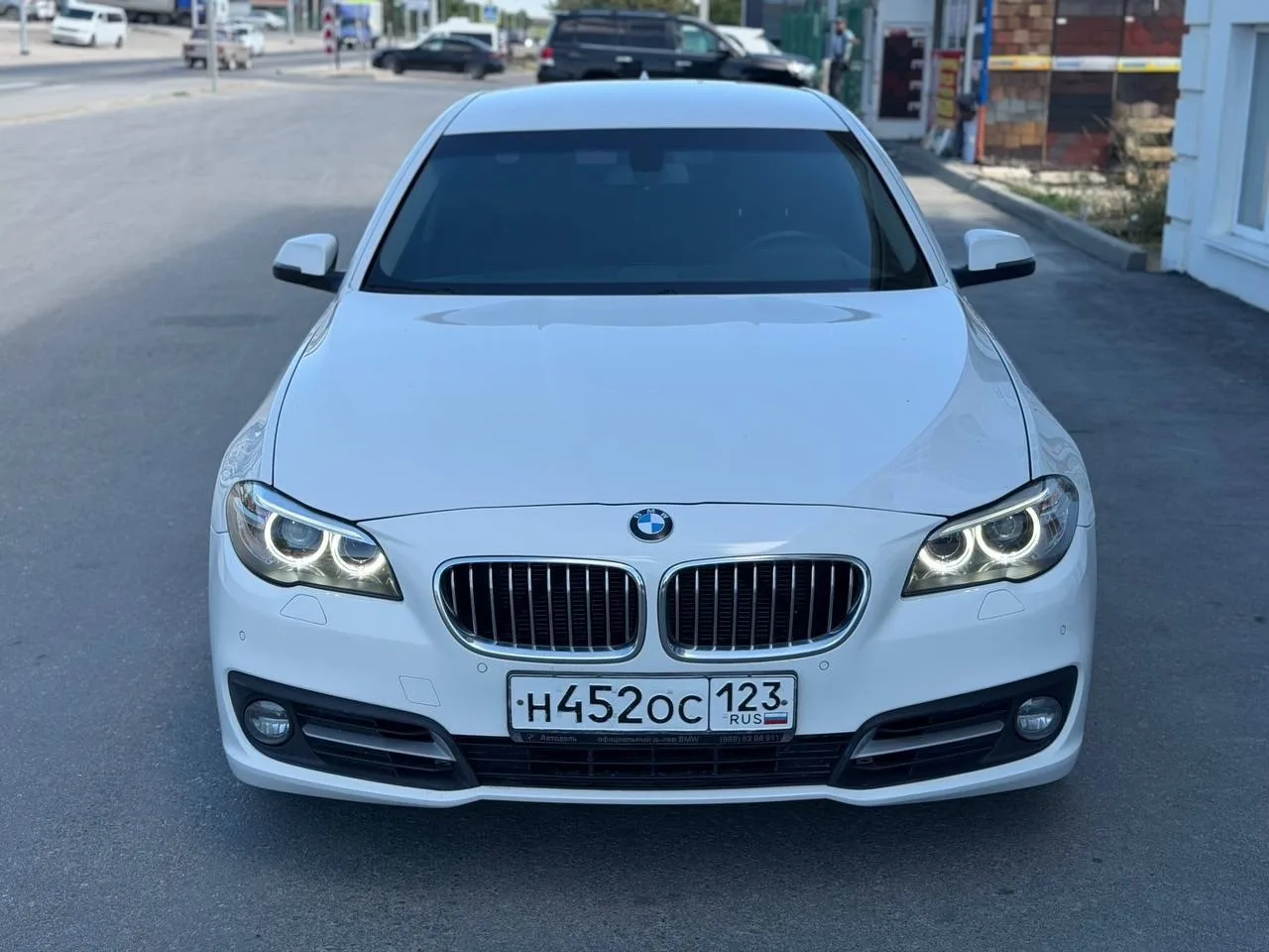 Продаю BMW F10 рестайлинг 2014 года.