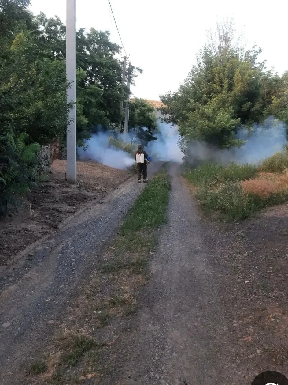 В хуторе Семимаячном провели обработку территории специальными препаратами, направленну...