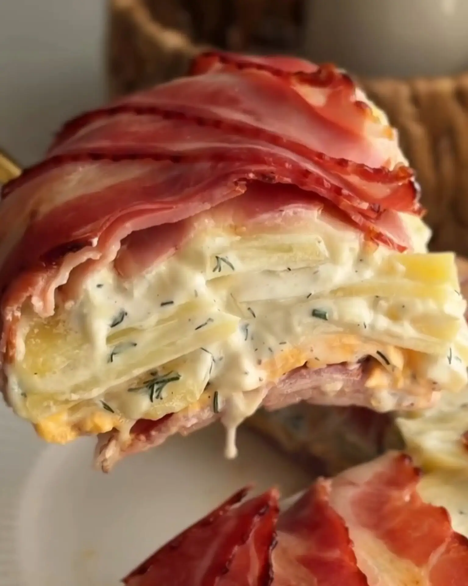 🥓 Картофельно‑сырный гратен в беконе. Идеальное сочетание.