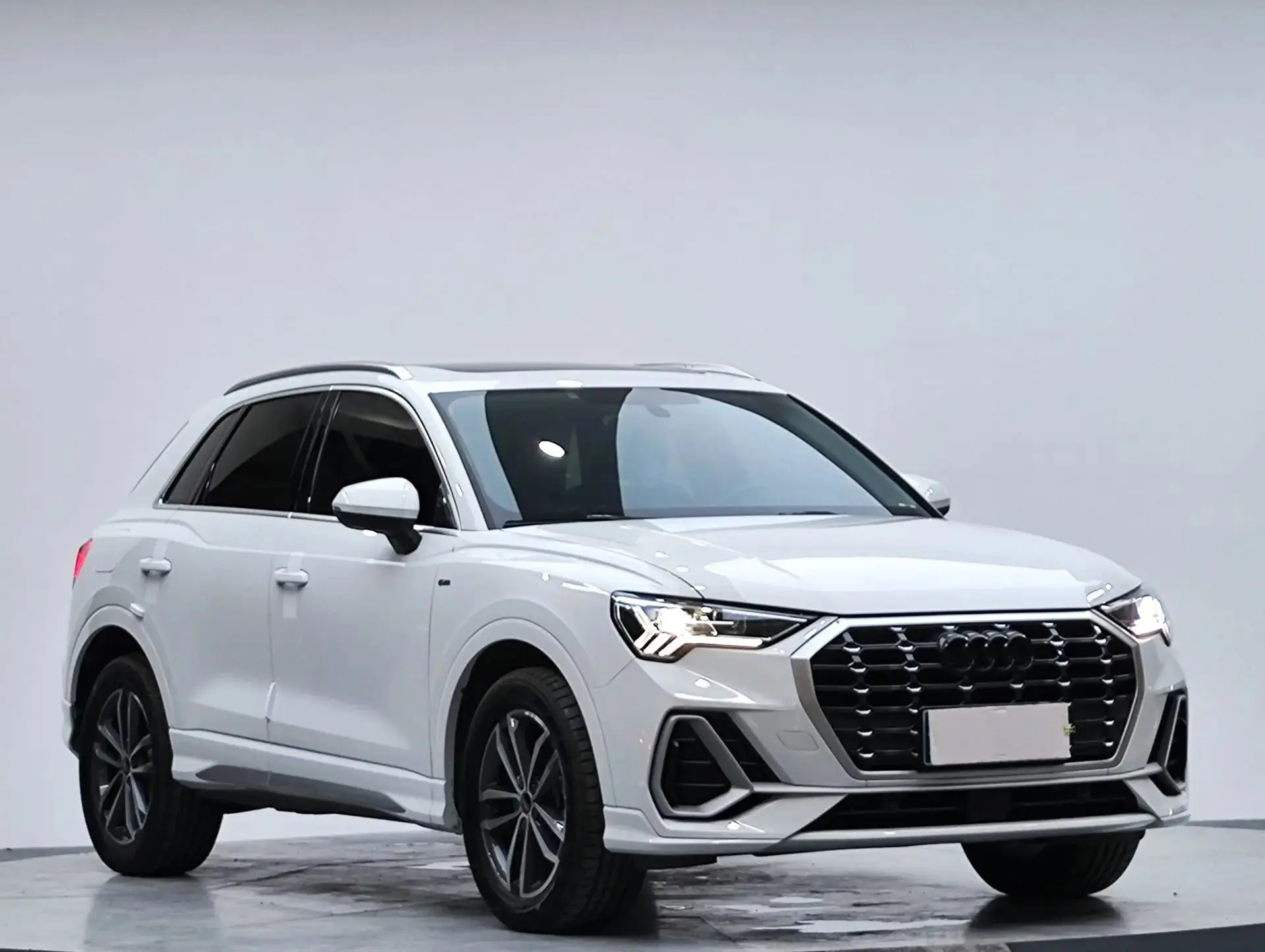 🇩🇪 Audi Q3 S-Line 2023 35 TFSI Progressive Dynamic