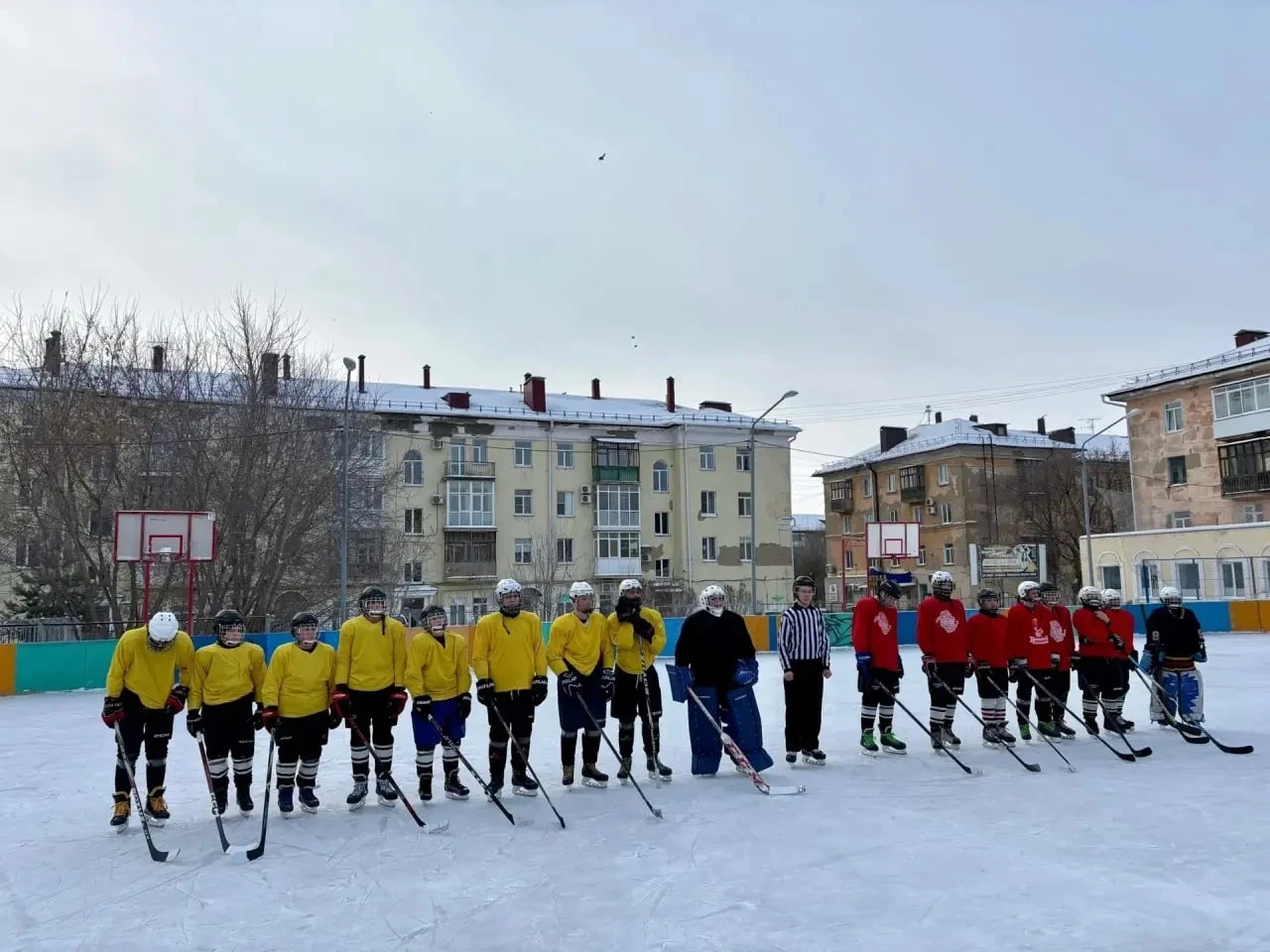 🏒 В Омске зальют 26 дворовых хоккейных коробок