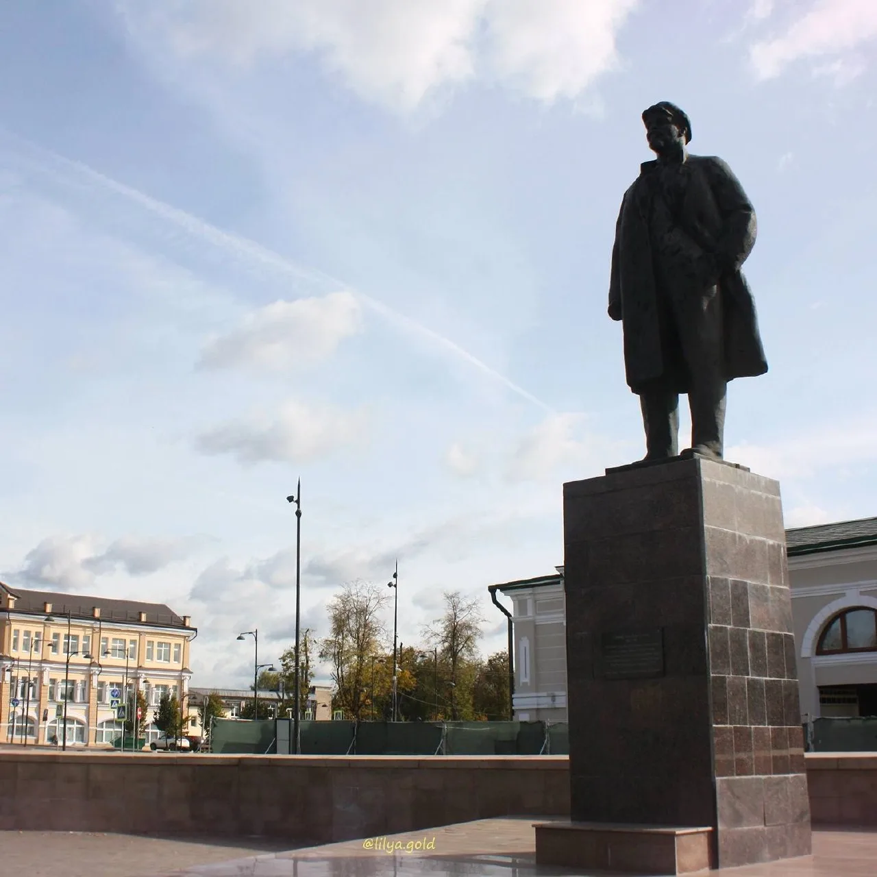 Осень на площади и городских улицах