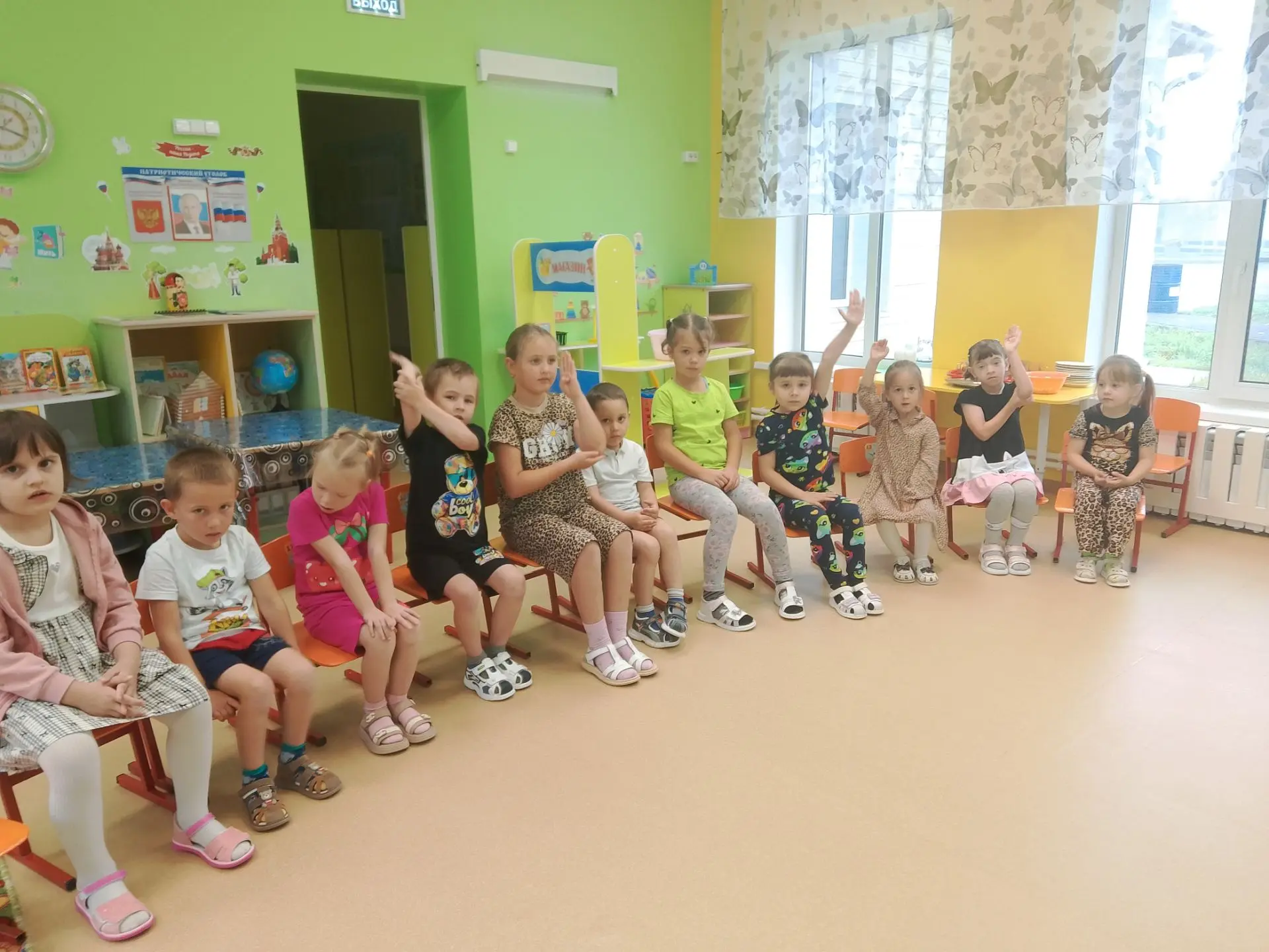 🎉 В группе «Солнышко» ко Дню учителя прошло занятие: ребята узнали о традициях праздни...