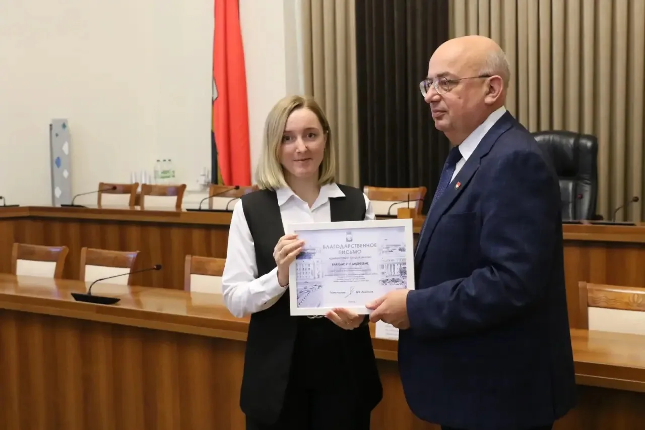 Вчера в администрации города Кемерово Олег Владимирович Коваленко вручил благодарственн...