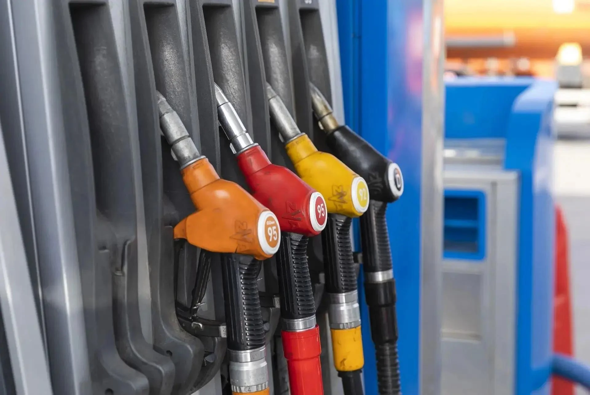 В Югре сняли ограничения на топливо ⛽