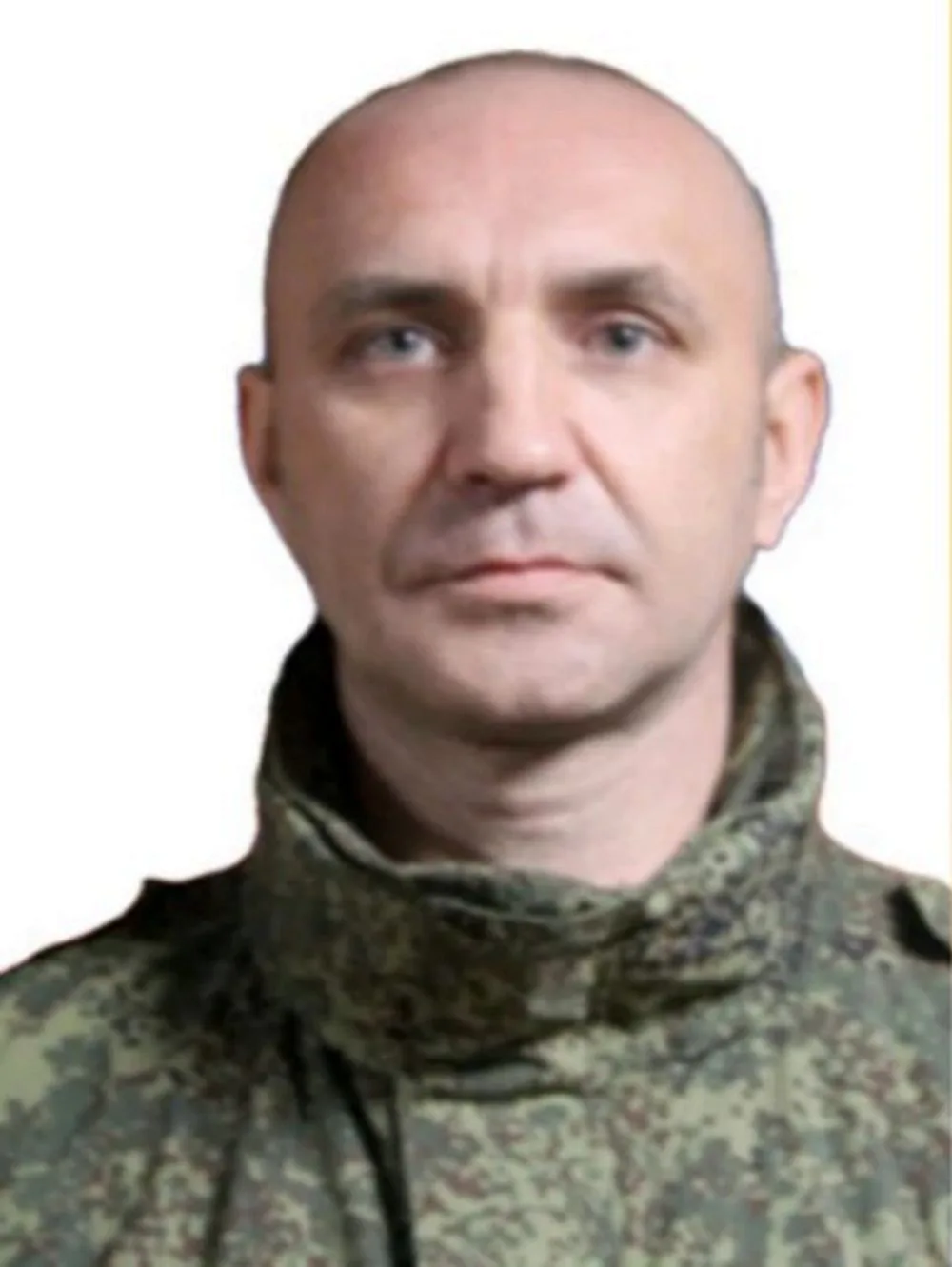 Прапорщик Александр Космынин в условиях систематического огневого воздействия в районах...