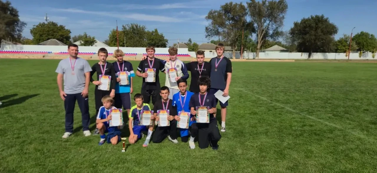 Футбол — это жизнь! ⚽🔥Сегодня на стадионе «Колос» было по-настоящему жарко! Наши ребят...
