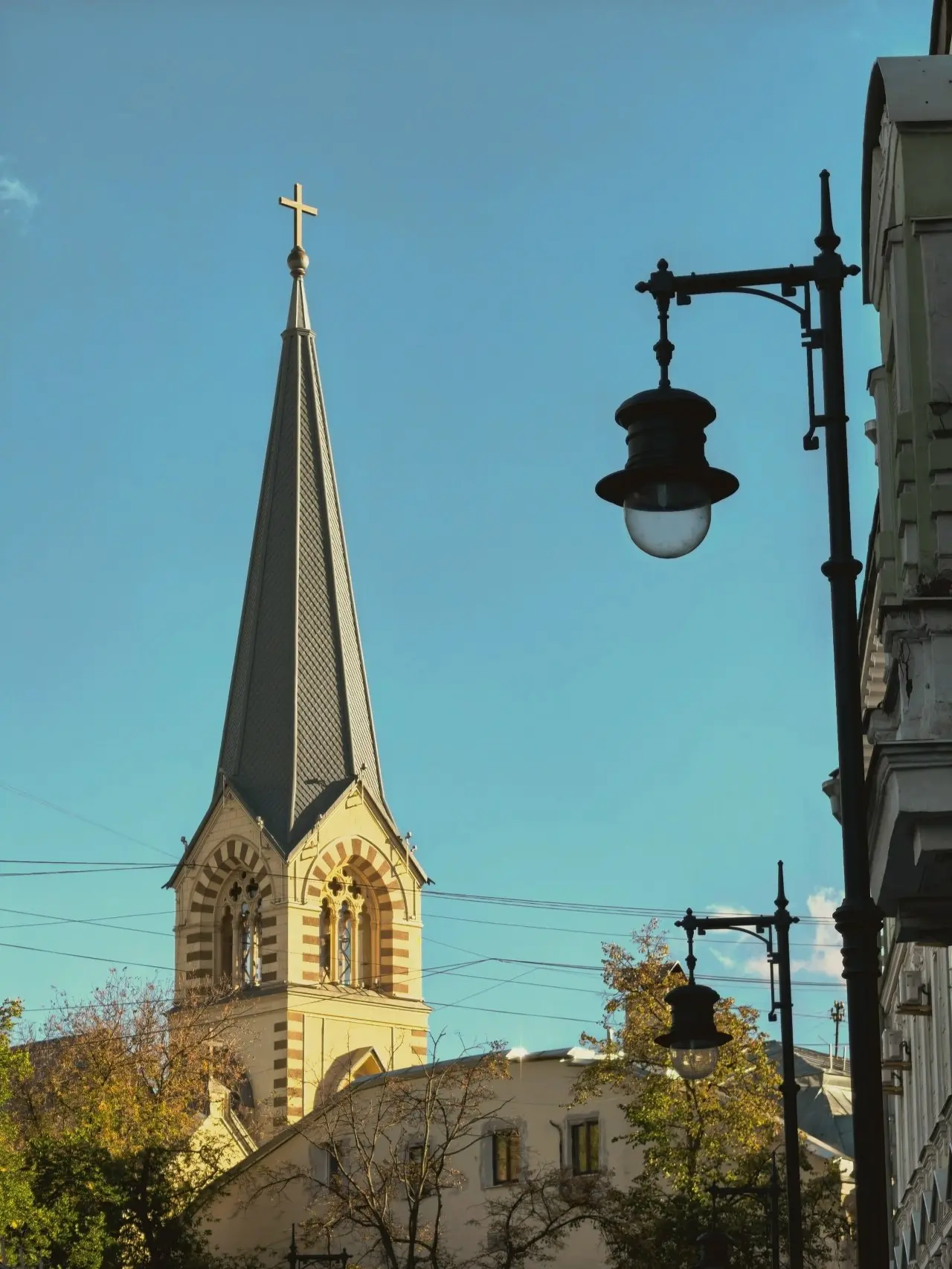 Лютеранская кирха Святых Петра и Павла в районе Ивановской горки, Москва