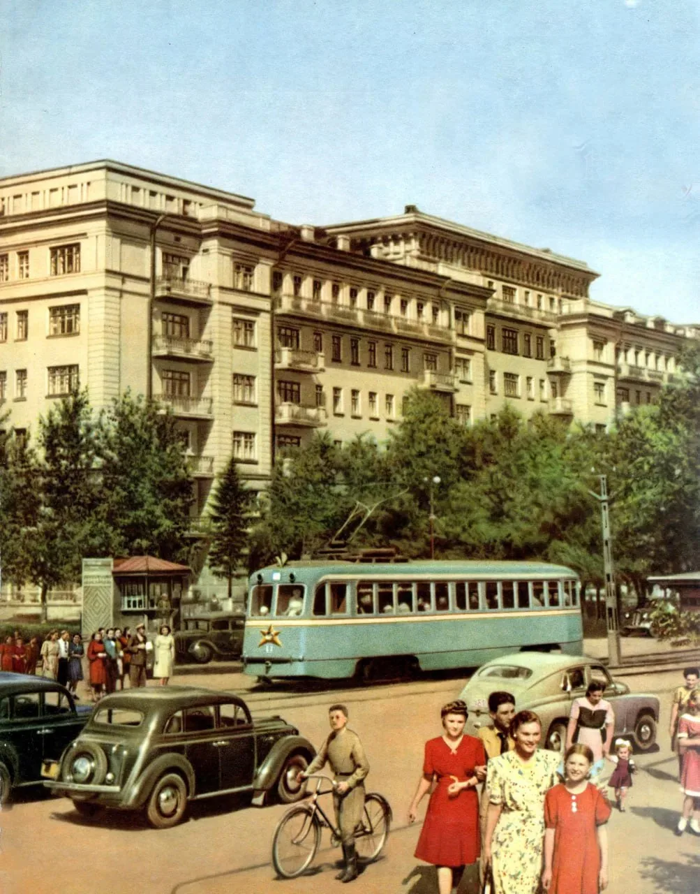 Город Сталинск. Проспект им. Молотова. С 1961 года г. Новокузнецк. Проспект Металлургов...