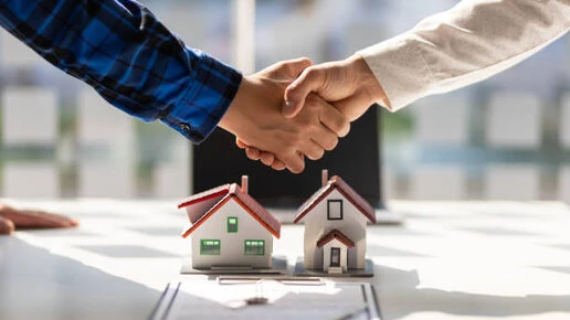 Петербург лидирует по продаже комнат в коммуналках с 1 тысячей лотов