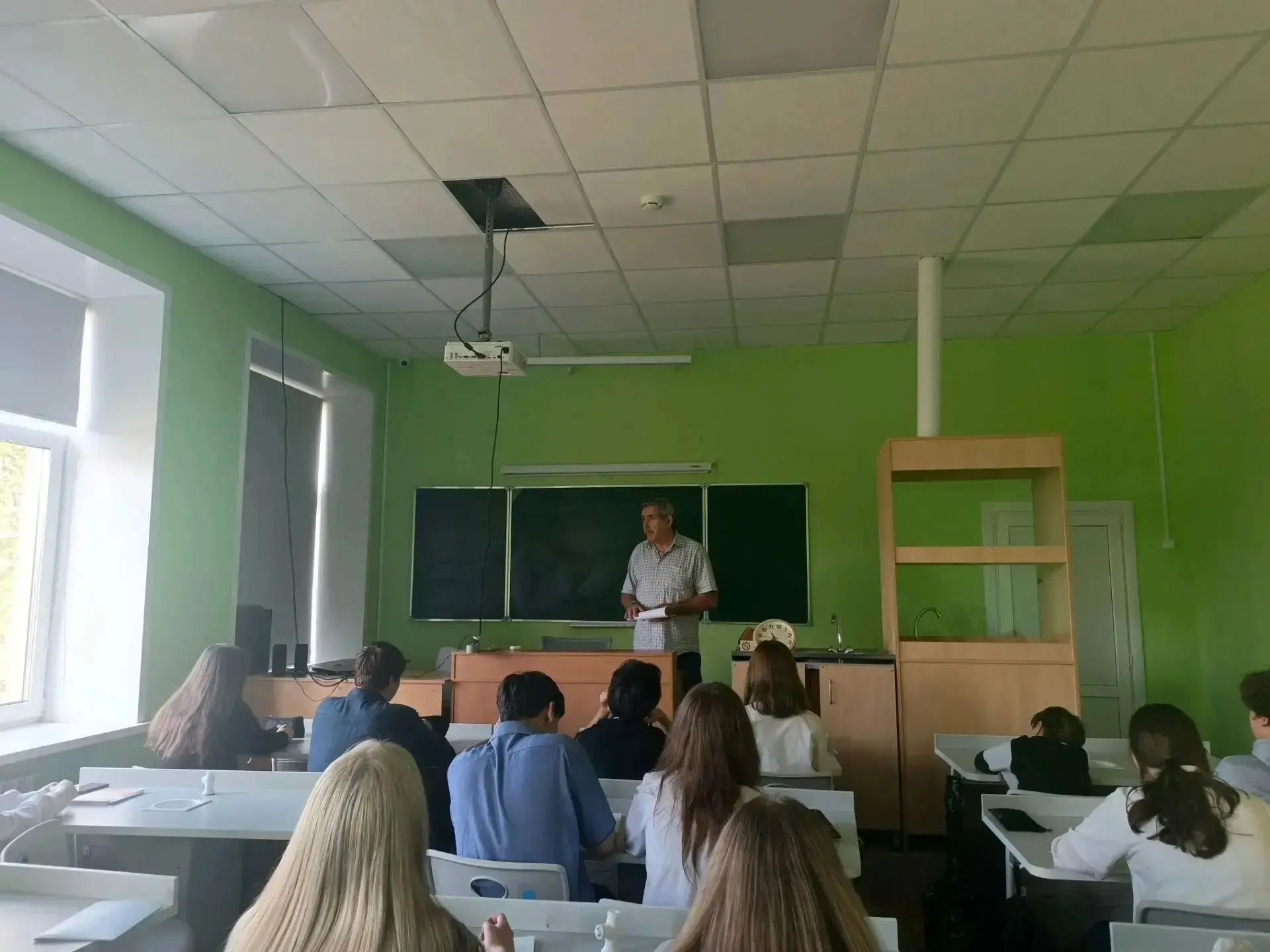 Уроки по гражданской обороне!
