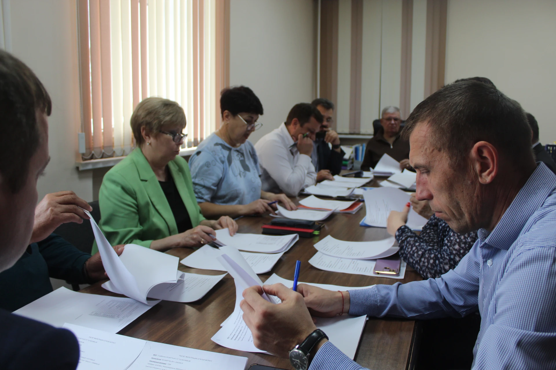 🏗️ В администрации округа прошло заседание трёх депутатских комиссий