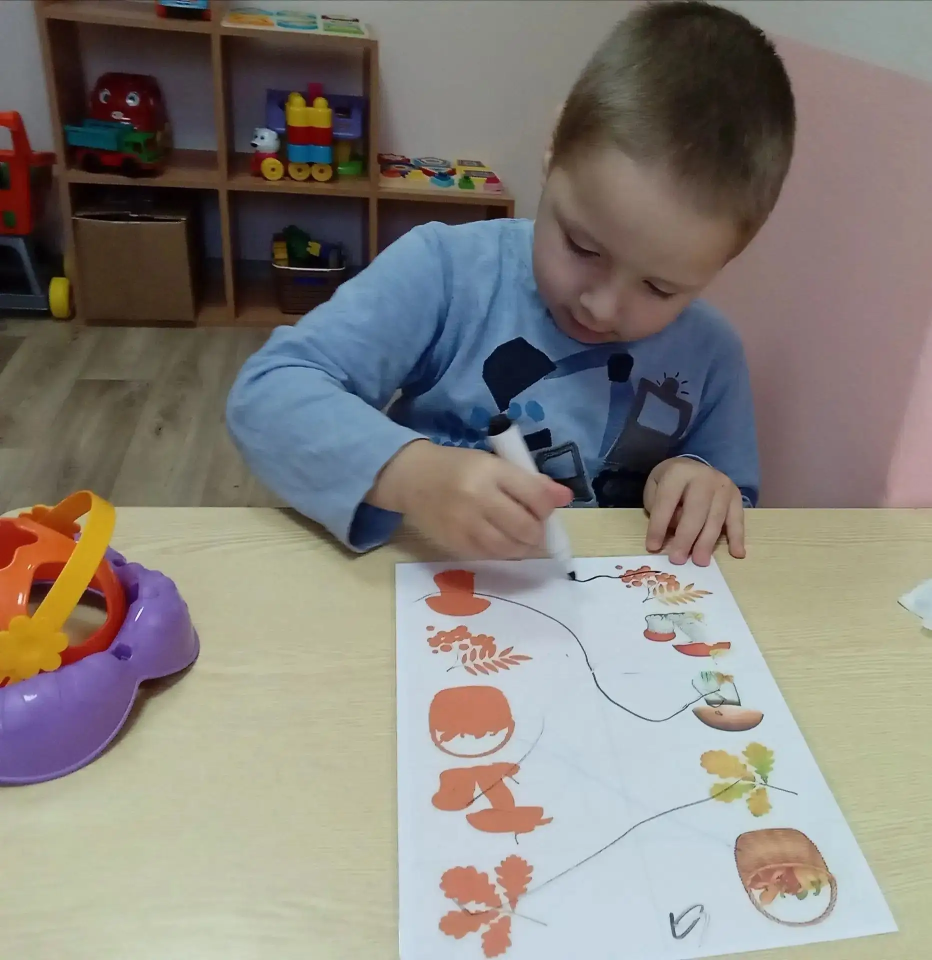 Осень радует нас погожими денёчками, а значит  хорошим настроением и интересными играми...