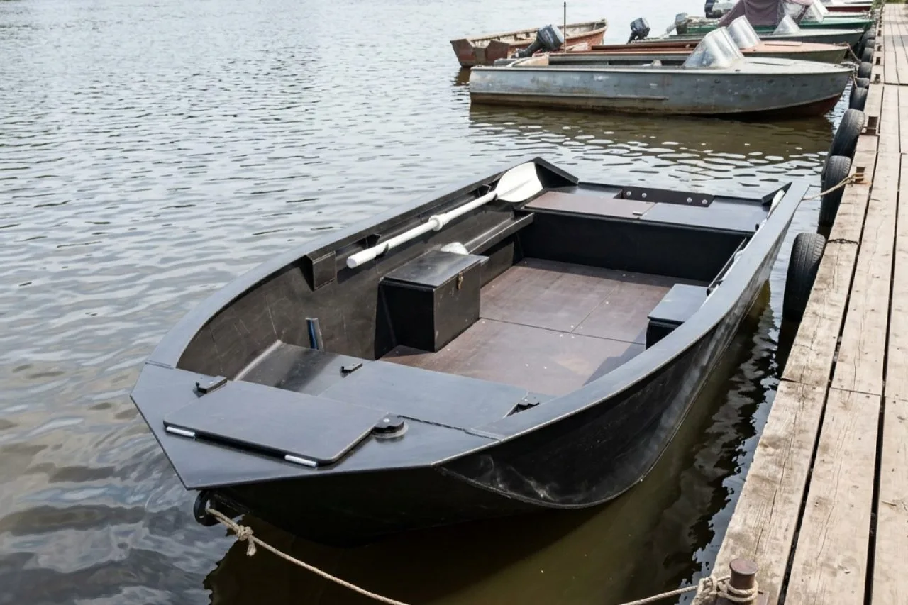 GOONCH 370 fish — вариант для тех, кто выбирает жёсткий корпус и хочет выходить на воду...
